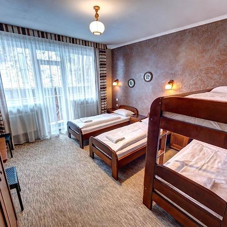 Hotel Gutsulia バコヴェル エクステリア 写真