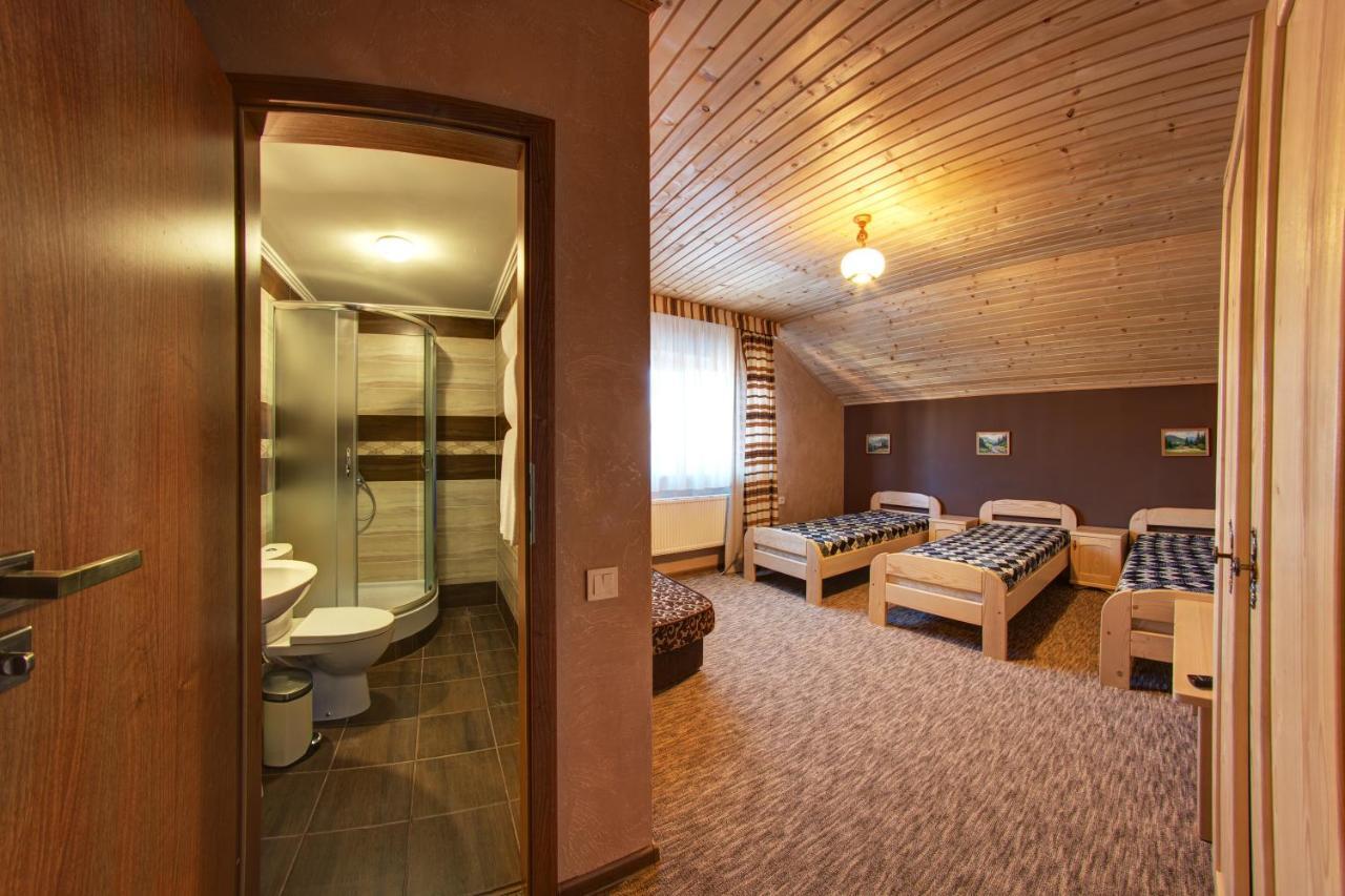 Hotel Gutsulia バコヴェル 部屋 写真