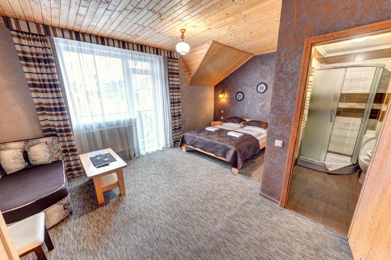 Hotel Gutsulia バコヴェル エクステリア 写真